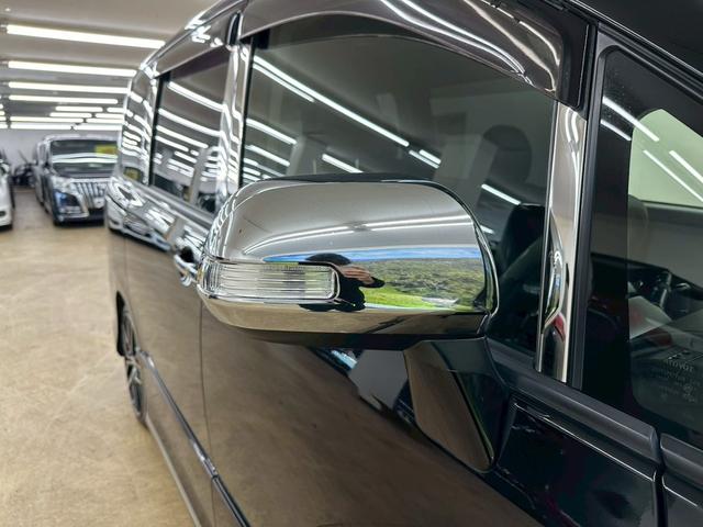 ヴォクシー ＺＳ　煌Ｚ　アルパイン８インチ・フルセグ・ＢＴ対応・アルパインフリップダウンモニター・バックモニター・両側パワースライドドア・ビルトインＥＴＣ・社外１８インチアルミ・ＴＥＩＮ車高調・パドルシフト・オートライト（17枚目）