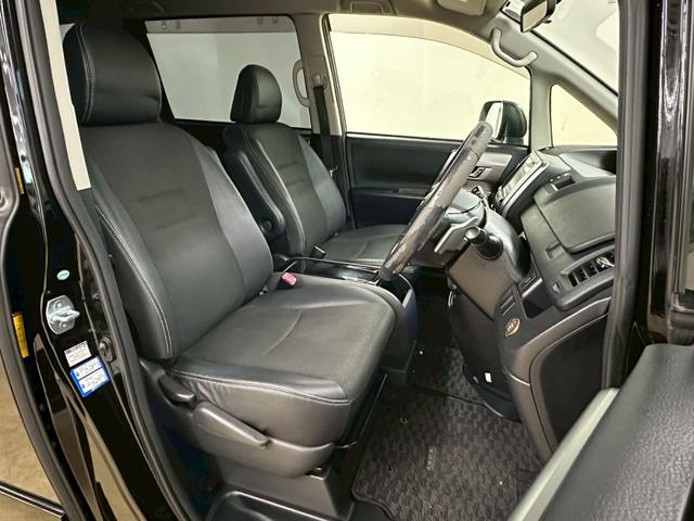 ヴォクシー ＺＳ　煌Ｚ　アルパイン８インチ・フルセグ・ＢＴ対応・アルパインフリップダウンモニター・バックモニター・両側パワースライドドア・ビルトインＥＴＣ・社外１８インチアルミ・ＴＥＩＮ車高調・パドルシフト・オートライト（28枚目）