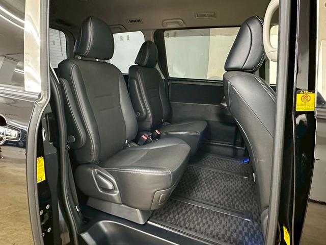 ヴォクシー ＺＳ　煌Ｚ　アルパイン８インチ・フルセグ・ＢＴ対応・アルパインフリップダウンモニター・バックモニター・両側パワースライドドア・ビルトインＥＴＣ・社外１８インチアルミ・ＴＥＩＮ車高調・パドルシフト・オートライト（30枚目）