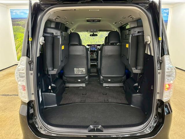 ヴォクシー ＺＳ　煌Ｚ　アルパイン８インチ・フルセグ・ＢＴ対応・アルパインフリップダウンモニター・バックモニター・両側パワースライドドア・ビルトインＥＴＣ・社外１８インチアルミ・ＴＥＩＮ車高調・パドルシフト・オートライト（35枚目）