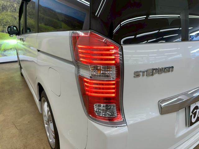 ステップワゴンスパーダ Z 純正大型ナビ・両側パワースライドドア・フリップダウンモニター・スマートキー・社外18インチアルミ・フルセグ・バックモニター・HIDヘッドライト・ETC・オートエアコン・音楽録音・アイドリングストップ(16枚目)