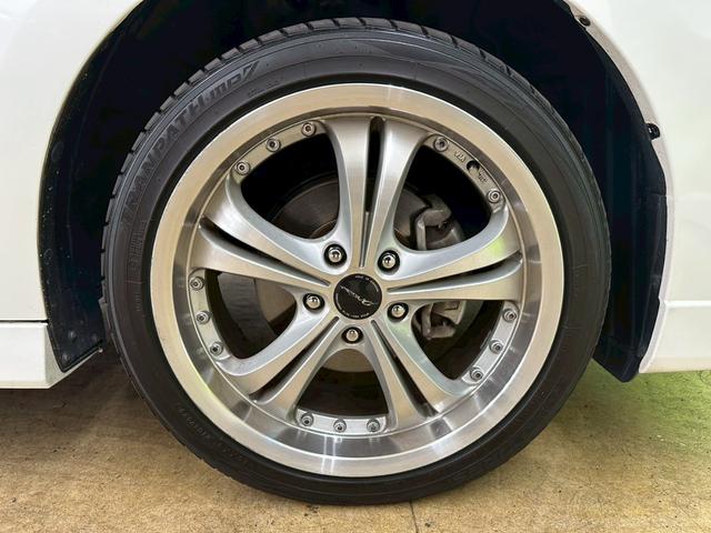 ステップワゴンスパーダ Z 純正大型ナビ・両側パワースライドドア・フリップダウンモニター・スマートキー・社外18インチアルミ・フルセグ・バックモニター・HIDヘッドライト・ETC・オートエアコン・音楽録音・アイドリングストップ(21枚目)