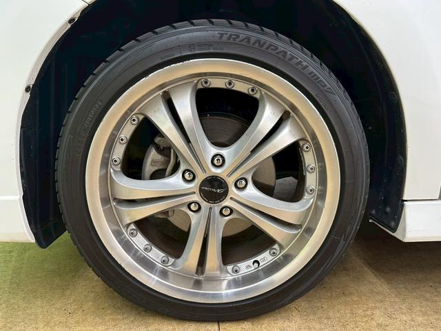 ステップワゴンスパーダ Z 純正大型ナビ・両側パワースライドドア・フリップダウンモニター・スマートキー・社外18インチアルミ・フルセグ・バックモニター・HIDヘッドライト・ETC・オートエアコン・音楽録音・アイドリングストップ(22枚目)