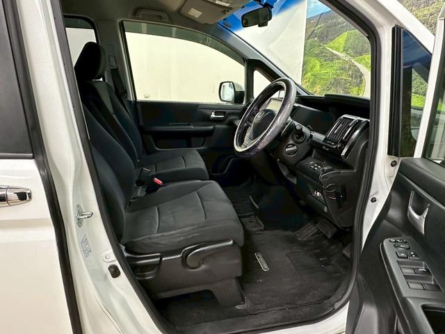 ステップワゴンスパーダ Z 純正大型ナビ・両側パワースライドドア・フリップダウンモニター・スマートキー・社外18インチアルミ・フルセグ・バックモニター・HIDヘッドライト・ETC・オートエアコン・音楽録音・アイドリングストップ(27枚目)