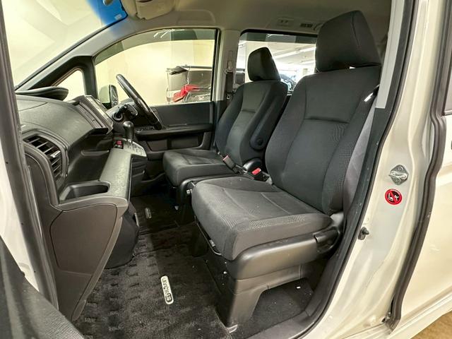 ステップワゴンスパーダ Z 純正大型ナビ・両側パワースライドドア・フリップダウンモニター・スマートキー・社外18インチアルミ・フルセグ・バックモニター・HIDヘッドライト・ETC・オートエアコン・音楽録音・アイドリングストップ(29枚目)