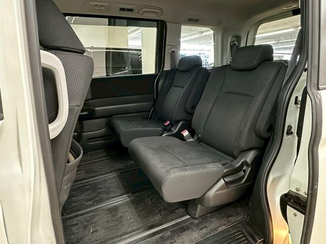 ステップワゴンスパーダ Z 純正大型ナビ・両側パワースライドドア・フリップダウンモニター・スマートキー・社外18インチアルミ・フルセグ・バックモニター・HIDヘッドライト・ETC・オートエアコン・音楽録音・アイドリングストップ(31枚目)