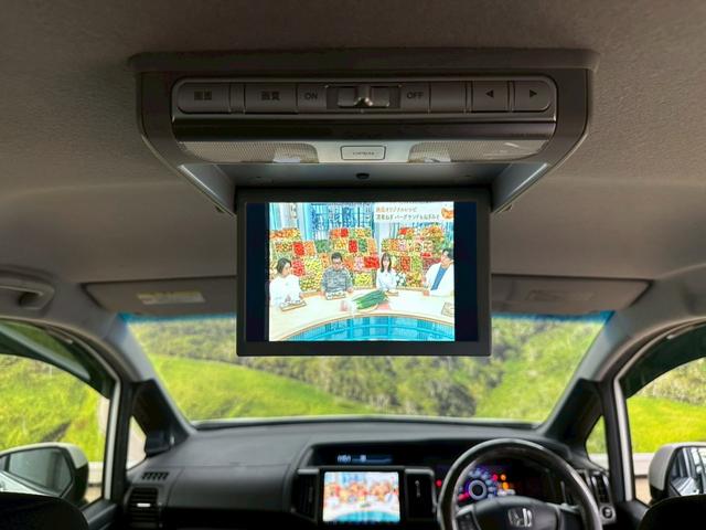 ステップワゴンスパーダ Z 純正大型ナビ・両側パワースライドドア・フリップダウンモニター・スマートキー・社外18インチアルミ・フルセグ・バックモニター・HIDヘッドライト・ETC・オートエアコン・音楽録音・アイドリングストップ(46枚目)