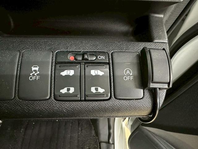 ステップワゴンスパーダ Z 純正大型ナビ・両側パワースライドドア・フリップダウンモニター・スマートキー・社外18インチアルミ・フルセグ・バックモニター・HIDヘッドライト・ETC・オートエアコン・音楽録音・アイドリングストップ(49枚目)