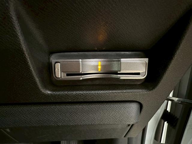 ステップワゴンスパーダ Z 純正大型ナビ・両側パワースライドドア・フリップダウンモニター・スマートキー・社外18インチアルミ・フルセグ・バックモニター・HIDヘッドライト・ETC・オートエアコン・音楽録音・アイドリングストップ(50枚目)