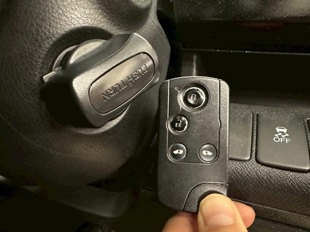 ステップワゴンスパーダ Z 純正大型ナビ・両側パワースライドドア・フリップダウンモニター・スマートキー・社外18インチアルミ・フルセグ・バックモニター・HIDヘッドライト・ETC・オートエアコン・音楽録音・アイドリングストップ(51枚目)