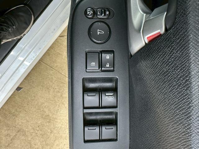 ステップワゴンスパーダ Z 純正大型ナビ・両側パワースライドドア・フリップダウンモニター・スマートキー・社外18インチアルミ・フルセグ・バックモニター・HIDヘッドライト・ETC・オートエアコン・音楽録音・アイドリングストップ(52枚目)