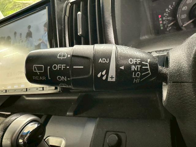 ステップワゴンスパーダ Z 純正大型ナビ・両側パワースライドドア・フリップダウンモニター・スマートキー・社外18インチアルミ・フルセグ・バックモニター・HIDヘッドライト・ETC・オートエアコン・音楽録音・アイドリングストップ(54枚目)