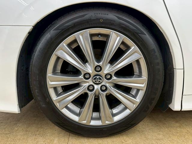 落ち着いたテイストの広々商談ルーム＆目の届く場所にキッズスペースがあるのでお子様連れでも安心♪