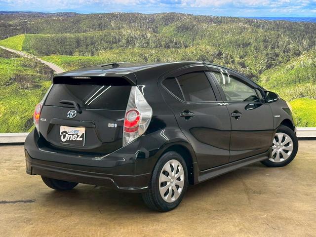 アクア Ｇ　純正ナビ・バックモニター・ワンセグ・社外エアロ・プッシュスタート・スマートキー・ドライブレコーダー・オートエアコン・ＨＩＤヘッドライト・ＢＴ対応・ＥＴＣ・ウインカーミラー・ステアリングスイッチ（8枚目）