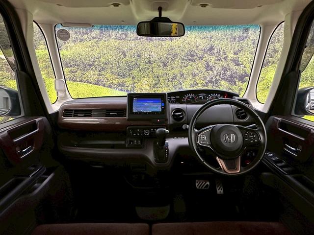 N-BOX G・Lターボホンダセンシングカッパーブラウンスタイル 純正ナビ・両側パワースライドドア・ワンセグ・LEDヘッドライト・ETC・オートエアコン・バックモニター・スマートキー・プッシュスタート・ホンダセンシング・横滑り防止機能・パドルシフト(24枚目)