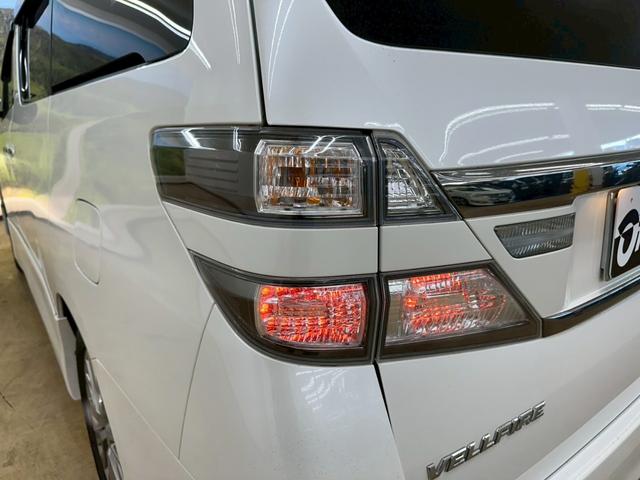 ヴェルファイア ２．４Ｚ　ゴールデンアイズ　アルパイン９インチナビ・アルパインフリップダウンモニター・両側パワースライドドア・バックモニター・コーナーセンサー・パワーバックゲート・クルーズコントロール・ＨＩＤヘッドライト・ＥＴＣ・純正１８インチ（16枚目）