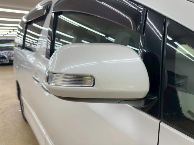 ヴェルファイア ２．４Ｚ　ゴールデンアイズ　アルパイン９インチナビ・アルパインフリップダウンモニター・両側パワースライドドア・バックモニター・コーナーセンサー・パワーバックゲート・クルーズコントロール・ＨＩＤヘッドライト・ＥＴＣ・純正１８インチ（17枚目）