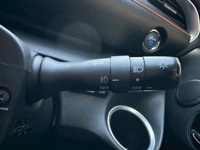 TOYOTA SIENTA HYBRID FUNBASE G