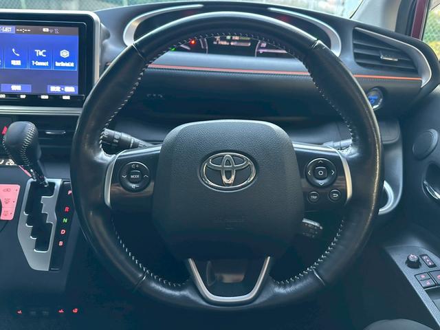 TOYOTA SIENTA HYBRID FUNBASE G