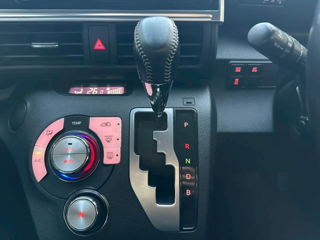 TOYOTA SIENTA HYBRID FUNBASE G