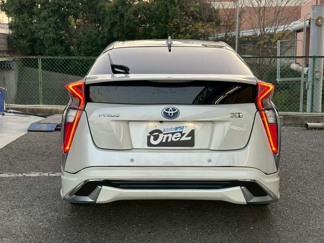 プリウス A モデリスタフルエアロ・純正ナビ・フルセグ対応・ビルトインETC・バックモニター・ドライブレコーダー前後・社外アルミ・デジタルインナーミラー・トヨタセーフティセンス・ステアリングスイッチ・LEDヘッド(11枚目)