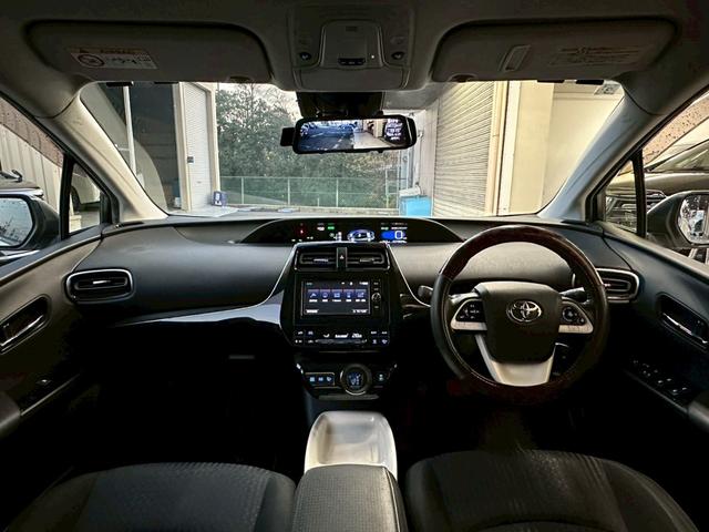 プリウス A モデリスタフルエアロ・純正ナビ・フルセグ対応・ビルトインETC・バックモニター・ドライブレコーダー前後・社外アルミ・デジタルインナーミラー・トヨタセーフティセンス・ステアリングスイッチ・LEDヘッド(27枚目)