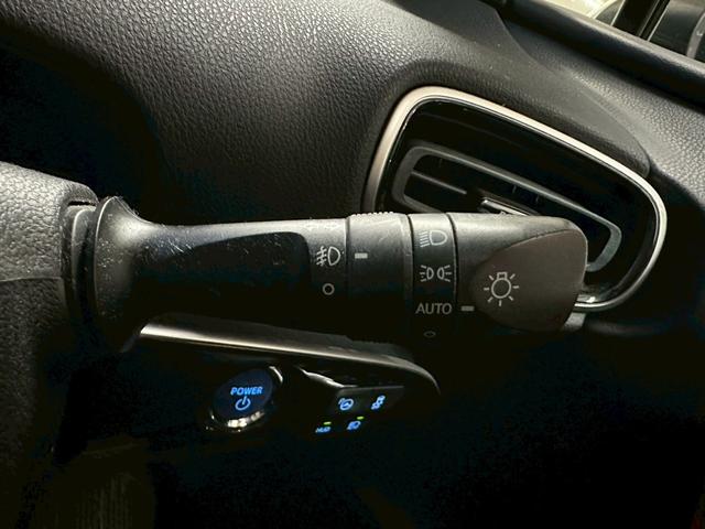 プリウス A モデリスタフルエアロ・純正ナビ・フルセグ対応・ビルトインETC・バックモニター・ドライブレコーダー前後・社外アルミ・デジタルインナーミラー・トヨタセーフティセンス・ステアリングスイッチ・LEDヘッド(54枚目)