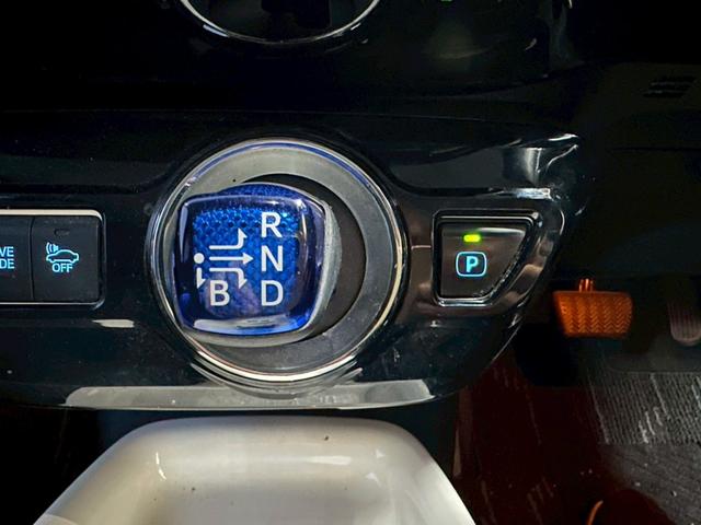 プリウス A モデリスタフルエアロ・純正ナビ・フルセグ対応・ビルトインETC・バックモニター・ドライブレコーダー前後・社外アルミ・デジタルインナーミラー・トヨタセーフティセンス・ステアリングスイッチ・LEDヘッド(60枚目)