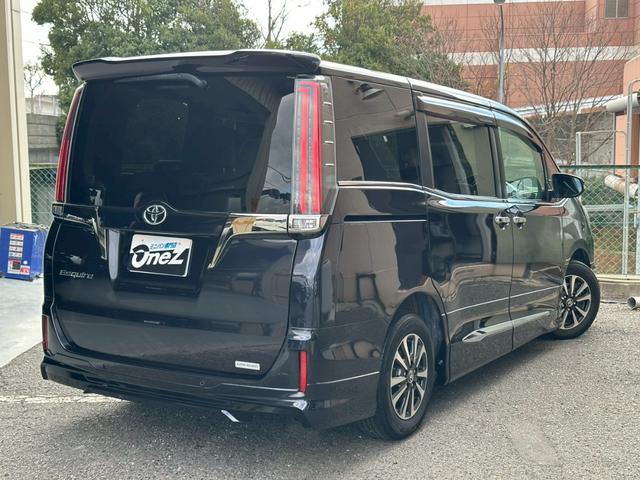 エスクァイア Ｇｉ　プレミアムパッケージ　ブラックテーラード　モデリスタフルエアロ・トヨタセーフティセンス・純正１０インチナビ・フルセグ・バックモニター・ＢＴ対応・両側パワースライドドア・前席シートヒーター・ウッドコンビステアリング・ビルトインＥＴＣ・ステリモ（8枚目）