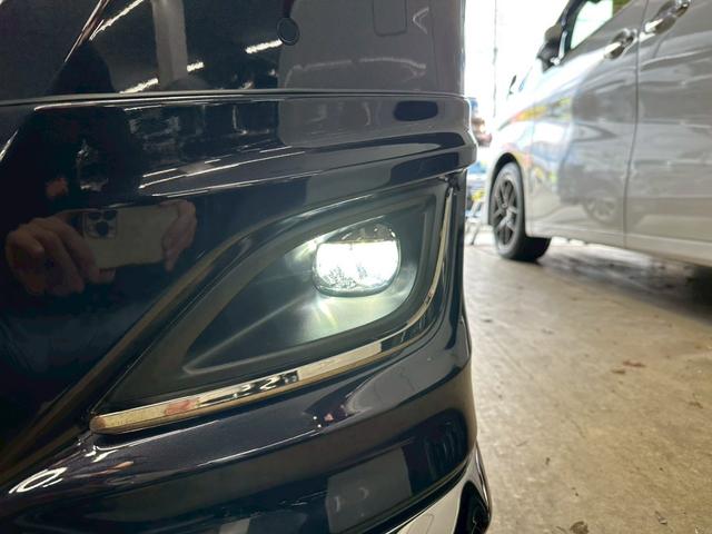 エスクァイア Ｇｉ　プレミアムパッケージ　ブラックテーラード　モデリスタフルエアロ・トヨタセーフティセンス・純正１０インチナビ・フルセグ・バックモニター・ＢＴ対応・両側パワースライドドア・前席シートヒーター・ウッドコンビステアリング・ビルトインＥＴＣ・ステリモ（15枚目）