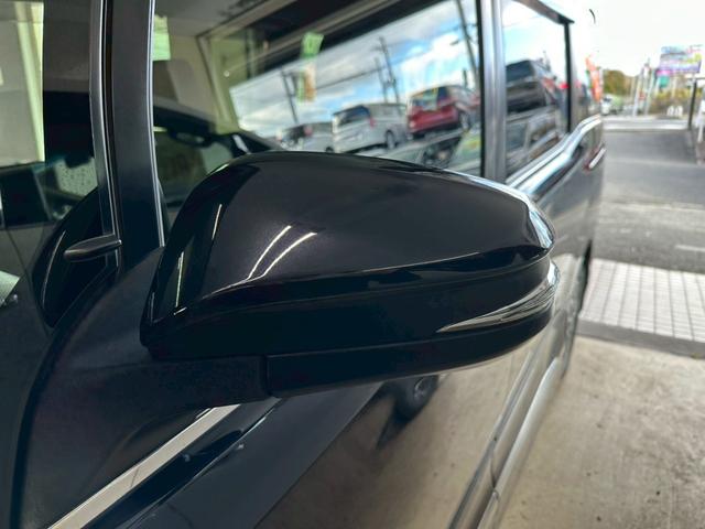 エスクァイア Ｇｉ　プレミアムパッケージ　ブラックテーラード　モデリスタフルエアロ・トヨタセーフティセンス・純正１０インチナビ・フルセグ・バックモニター・ＢＴ対応・両側パワースライドドア・前席シートヒーター・ウッドコンビステアリング・ビルトインＥＴＣ・ステリモ（19枚目）