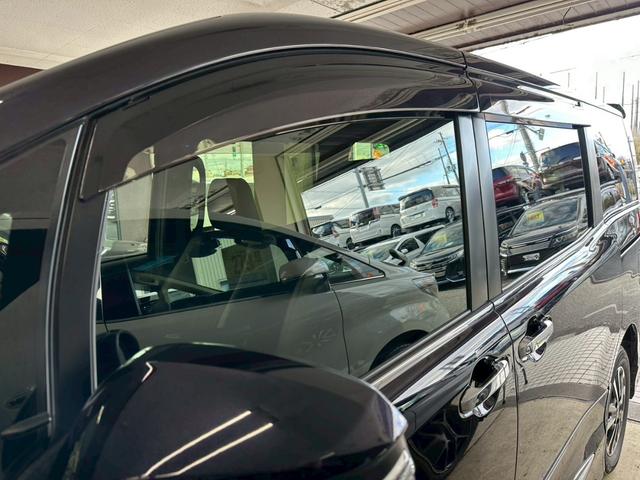 エスクァイア Ｇｉ　プレミアムパッケージ　ブラックテーラード　モデリスタフルエアロ・トヨタセーフティセンス・純正１０インチナビ・フルセグ・バックモニター・ＢＴ対応・両側パワースライドドア・前席シートヒーター・ウッドコンビステアリング・ビルトインＥＴＣ・ステリモ（21枚目）