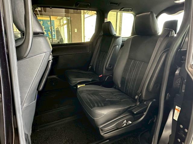 エスクァイア Ｇｉ　プレミアムパッケージ　ブラックテーラード　モデリスタフルエアロ・トヨタセーフティセンス・純正１０インチナビ・フルセグ・バックモニター・ＢＴ対応・両側パワースライドドア・前席シートヒーター・ウッドコンビステアリング・ビルトインＥＴＣ・ステリモ（32枚目）