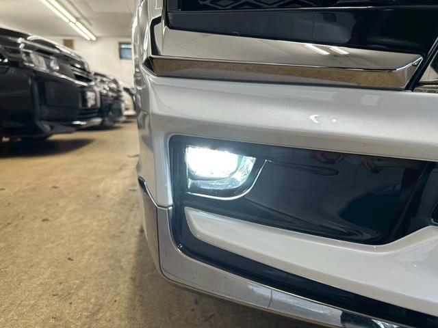 ヴェルファイアハイブリッド Ｚ　ゴールデンアイズ　モデリスタエアロ・純正ナビ・フルセグ・バックモニター・純正フリップダウンモニター・両側パワースライドドア・ハーフレザーシート・トヨタセーフティセンス・レーダークルーズコントロール・ＥＴＣ・純正アルミ（14枚目）