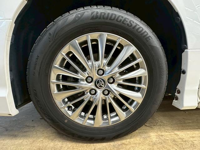 ヴェルファイアハイブリッド Ｚ　ゴールデンアイズ　モデリスタエアロ・純正ナビ・フルセグ・バックモニター・純正フリップダウンモニター・両側パワースライドドア・ハーフレザーシート・トヨタセーフティセンス・レーダークルーズコントロール・ＥＴＣ・純正アルミ（21枚目）