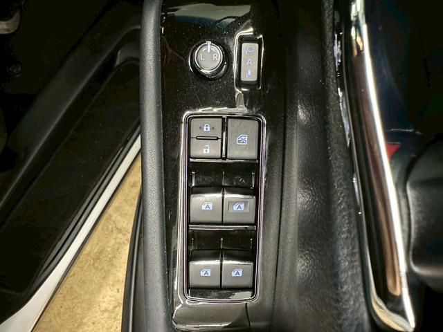 ヴェルファイアハイブリッド Ｚ　ゴールデンアイズ　モデリスタエアロ・純正ナビ・フルセグ・バックモニター・純正フリップダウンモニター・両側パワースライドドア・ハーフレザーシート・トヨタセーフティセンス・レーダークルーズコントロール・ＥＴＣ・純正アルミ（55枚目）