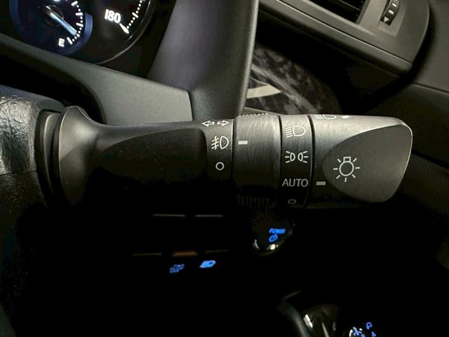 ヴェルファイアハイブリッド Ｚ　ゴールデンアイズ　モデリスタエアロ・純正ナビ・フルセグ・バックモニター・純正フリップダウンモニター・両側パワースライドドア・ハーフレザーシート・トヨタセーフティセンス・レーダークルーズコントロール・ＥＴＣ・純正アルミ（56枚目）