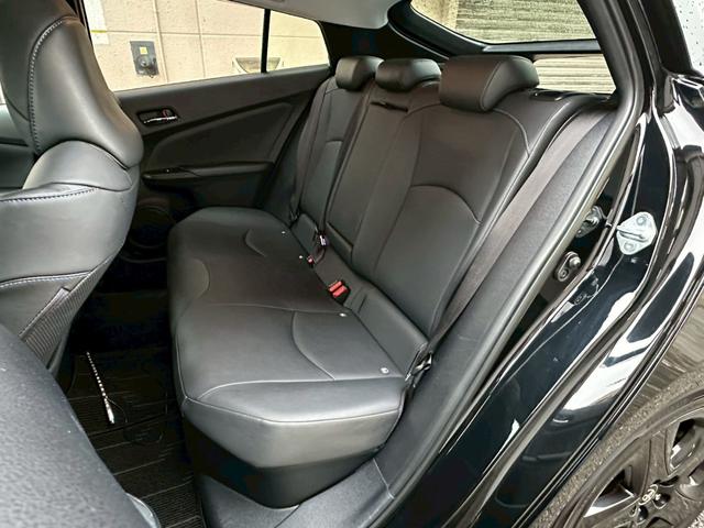 プリウス Ａツーリングセレクション　モデリスタフルエアロ・純正ナビ・ドライブレコーダー・フルセグ・バックモニター・シートヒーター・ＥＴＣ・純正アルミ・クルーズコントロール・ＢＳＭ・クリアランスソナー・ＬＥＤヘッドライト・トヨタセーフティ（32枚目）