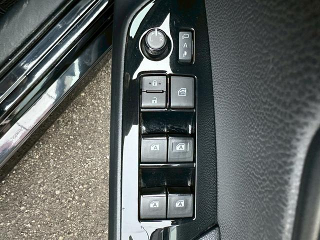 プリウス Ａツーリングセレクション　モデリスタフルエアロ・純正ナビ・ドライブレコーダー・フルセグ・バックモニター・シートヒーター・ＥＴＣ・純正アルミ・クルーズコントロール・ＢＳＭ・クリアランスソナー・ＬＥＤヘッドライト・トヨタセーフティ（54枚目）