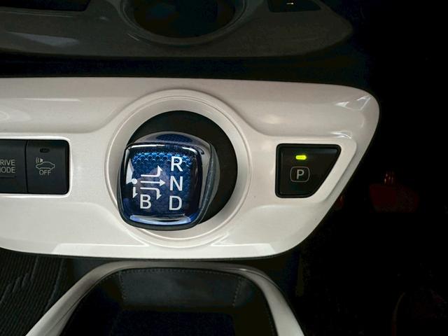 プリウス Ａツーリングセレクション　モデリスタフルエアロ・純正ナビ・ドライブレコーダー・フルセグ・バックモニター・シートヒーター・ＥＴＣ・純正アルミ・クルーズコントロール・ＢＳＭ・クリアランスソナー・ＬＥＤヘッドライト・トヨタセーフティ（61枚目）