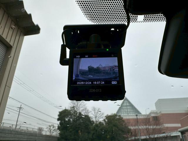 プリウス Ａツーリングセレクション　モデリスタフルエアロ・純正ナビ・ドライブレコーダー・フルセグ・バックモニター・シートヒーター・ＥＴＣ・純正アルミ・クルーズコントロール・ＢＳＭ・クリアランスソナー・ＬＥＤヘッドライト・トヨタセーフティ（63枚目）