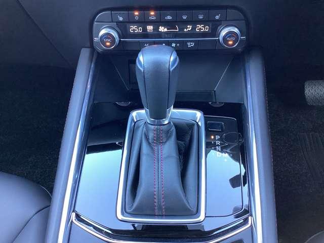 ＤＣＴ、ＣＶＴ、従来型のＡＴなど、すべてのトランスミッションの利点を集約し、ロックアップ領域を大幅に拡大し伝達効率の向上とマニュアルトランスミッションのようなダイレクト感を実現した自社製ＡＴです。