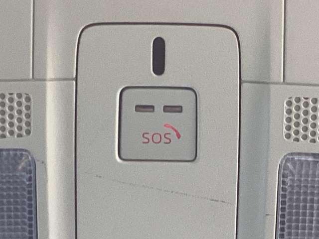 エアバッグ作動時や後突時、もしくは車内のＳＯＳボタンを押した際に緊急通報オペレーターに連携し、救急・警察を手配します。更にオペレーターにも連携、お客様のご要望に応じてロードサービスの手配を行います。