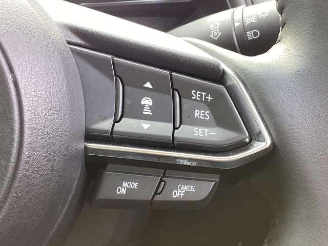 �~���g���[�_�[�Ő�s�ԂƂ̑��x����Ԋԋ�����F���B�ݒ肵���ԑ����ł̎Ԋԋ����������Œ����E�ێ����āA�A�N�Z���E�u���[�L�̑���Ȃ��Œ������h���C�u�̕��S���y�����Ă���܂��B