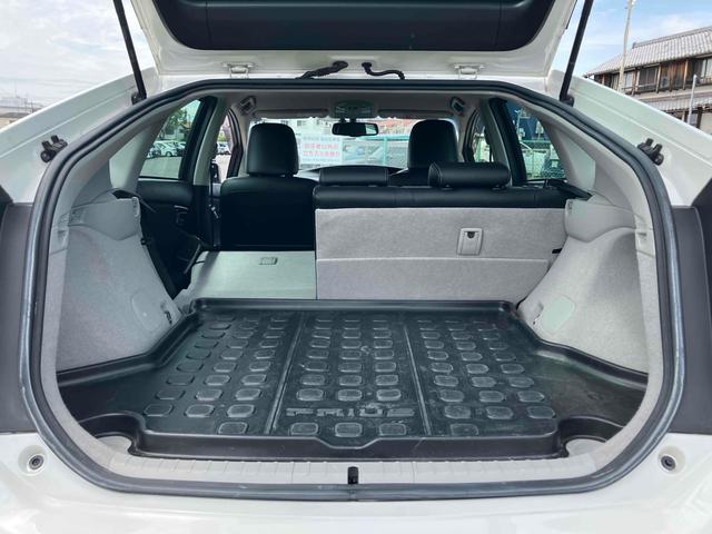 プリウス Ｇ　ＥＴＣ　バックカメラ　ナビ　オートクルーズコントロール　アルミホイール　オートライト　ＨＩＤ　パワーシート　スマートキー　電動格納ミラー　ＣＶＴ　盗難防止システム　衝突安全ボディ　記録簿　ＡＢＳ（64枚目）