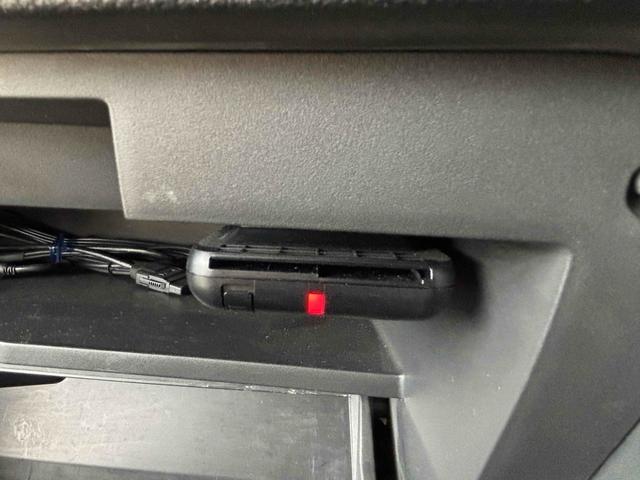 セレナ ハイウェイスター　Ｖセレクション＋セーフティ　ＳＨＶ　ＥＴＣ　バックカメラ　ナビ　ＴＶ　オートクルーズコントロール　レーンアシスト　衝突被害軽減システム　両側電動スライドドア　ＬＥＤヘッドランプ　スマートキー　アイドリングストップ　電動格納ミラー（9枚目）