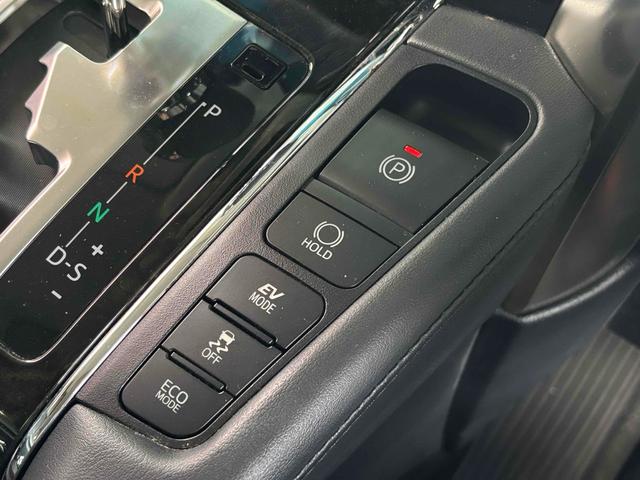 ヴェルファイアハイブリッド ＺＲ　４ＷＤ　ハイブリッド　ドライブレコーダー　ＥＴＣ　バックカメラ　ナビ　ＴＶ　両側スライドドア　クリアランスソナー　オートクルーズコントロール　ＬＥＤヘッドランプ　パワーシート　スマートキー（6枚目）