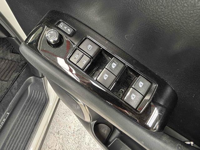 ヴェルファイアハイブリッド ＺＲ　４ＷＤ　ハイブリッド　ドライブレコーダー　ＥＴＣ　バックカメラ　ナビ　ＴＶ　両側スライドドア　クリアランスソナー　オートクルーズコントロール　ＬＥＤヘッドランプ　パワーシート　スマートキー（11枚目）