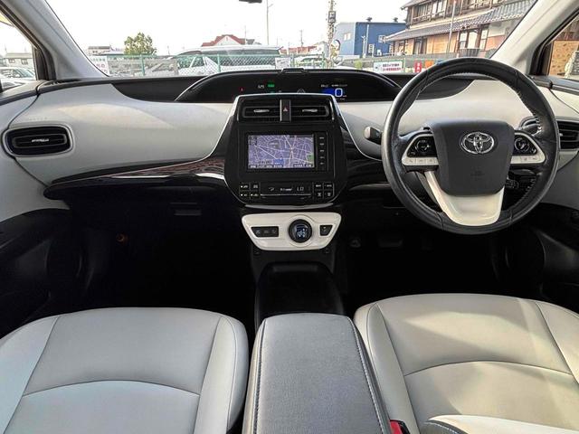 プリウス Sツーリングセレクション レーンアシスト オートクルーズコントロール バックカメラ ナビ TV アルミホイール オートマチックハイビーム オートライト LEDヘッドランプ CVT シートヒーター スマートキー(4枚目)