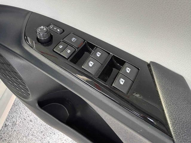 プリウス Sツーリングセレクション レーンアシスト オートクルーズコントロール バックカメラ ナビ TV アルミホイール オートマチックハイビーム オートライト LEDヘッドランプ CVT シートヒーター スマートキー(13枚目)